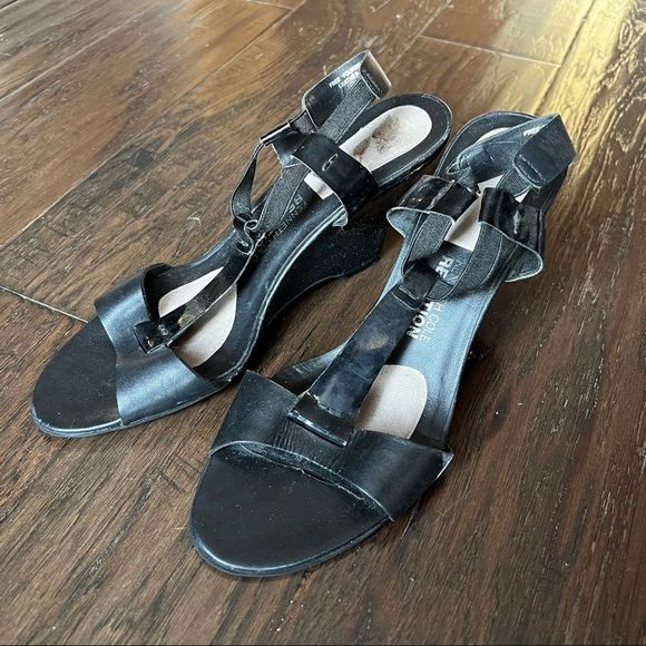 Kenneth Cole Reactions, Wedge, Size 8 and half - Picture 2 of 7